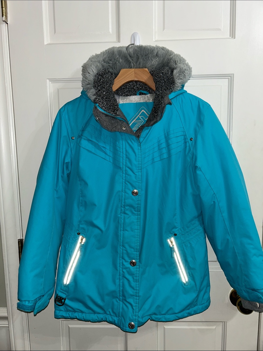 ZeroXposur Teal Blue Insulated Ski Jacket with Faux Fur Trim Hood. Youth 14-L